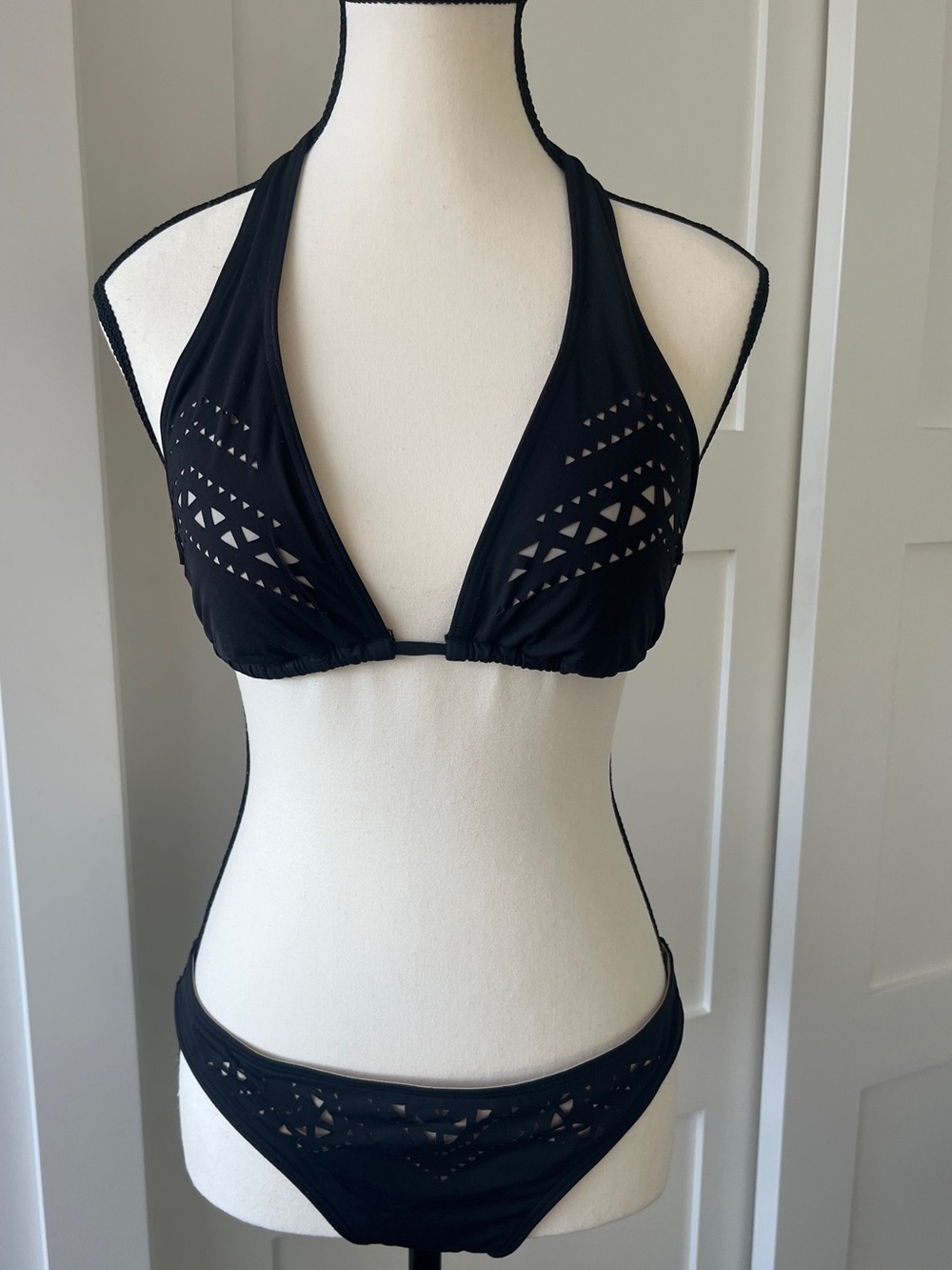 BCBGMaxAzria Swim Black Laser Cut Bikini | Size Large